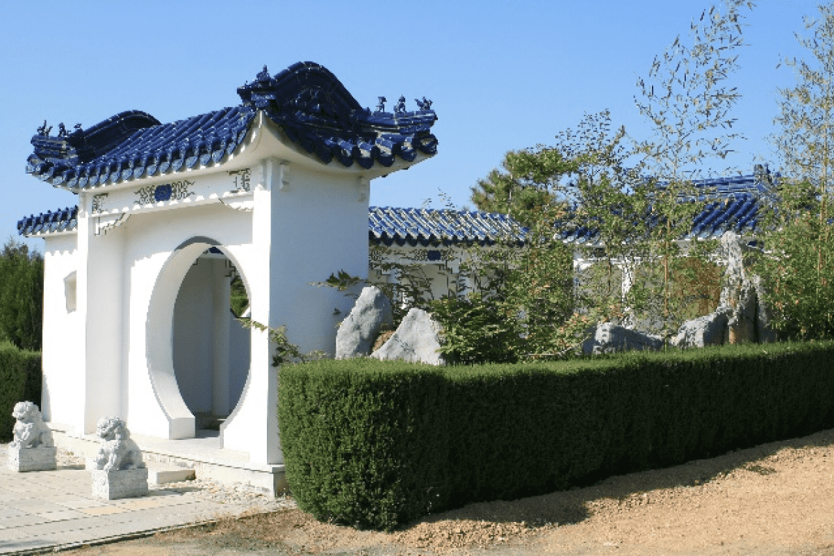 易县华龙皇家陵园园区建筑图